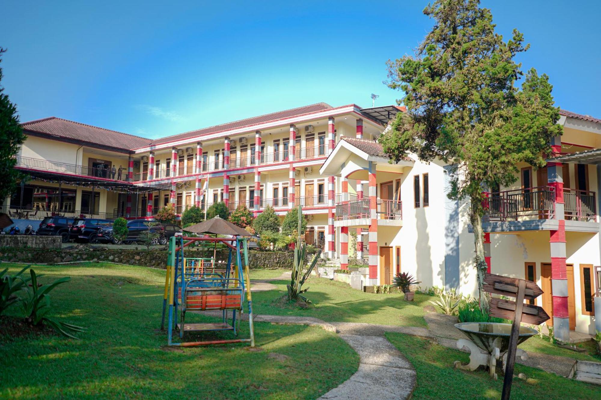 Bayak Hotel Bumdes Cipayung & Resort Ciguntur Εξωτερικό φωτογραφία
